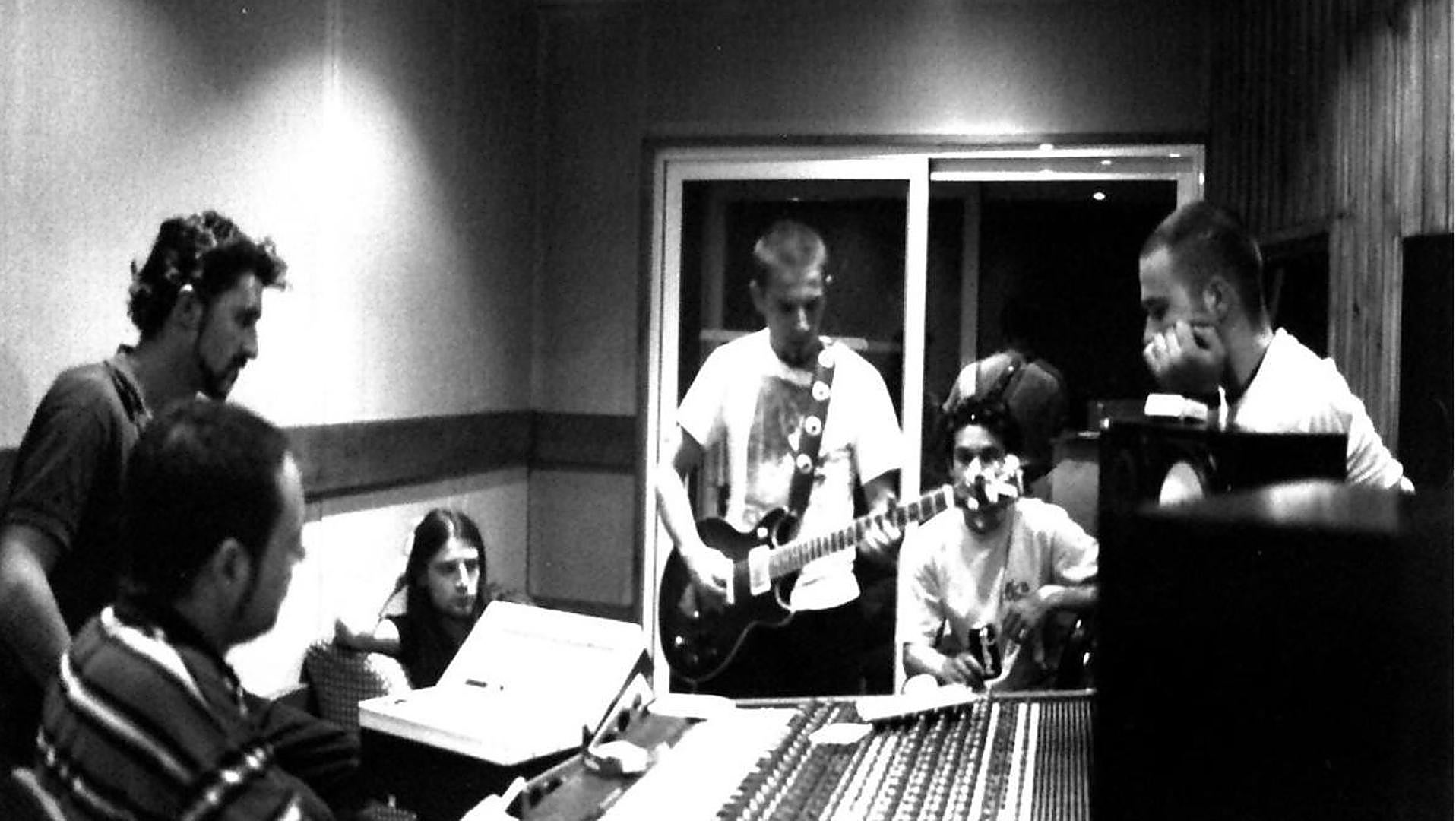 Peter Edgerton Ghost in the machine Sur in English